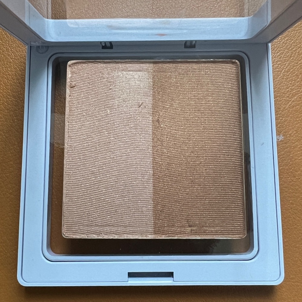 Trish McEvoy-Dual Resort Bronzer-NEW